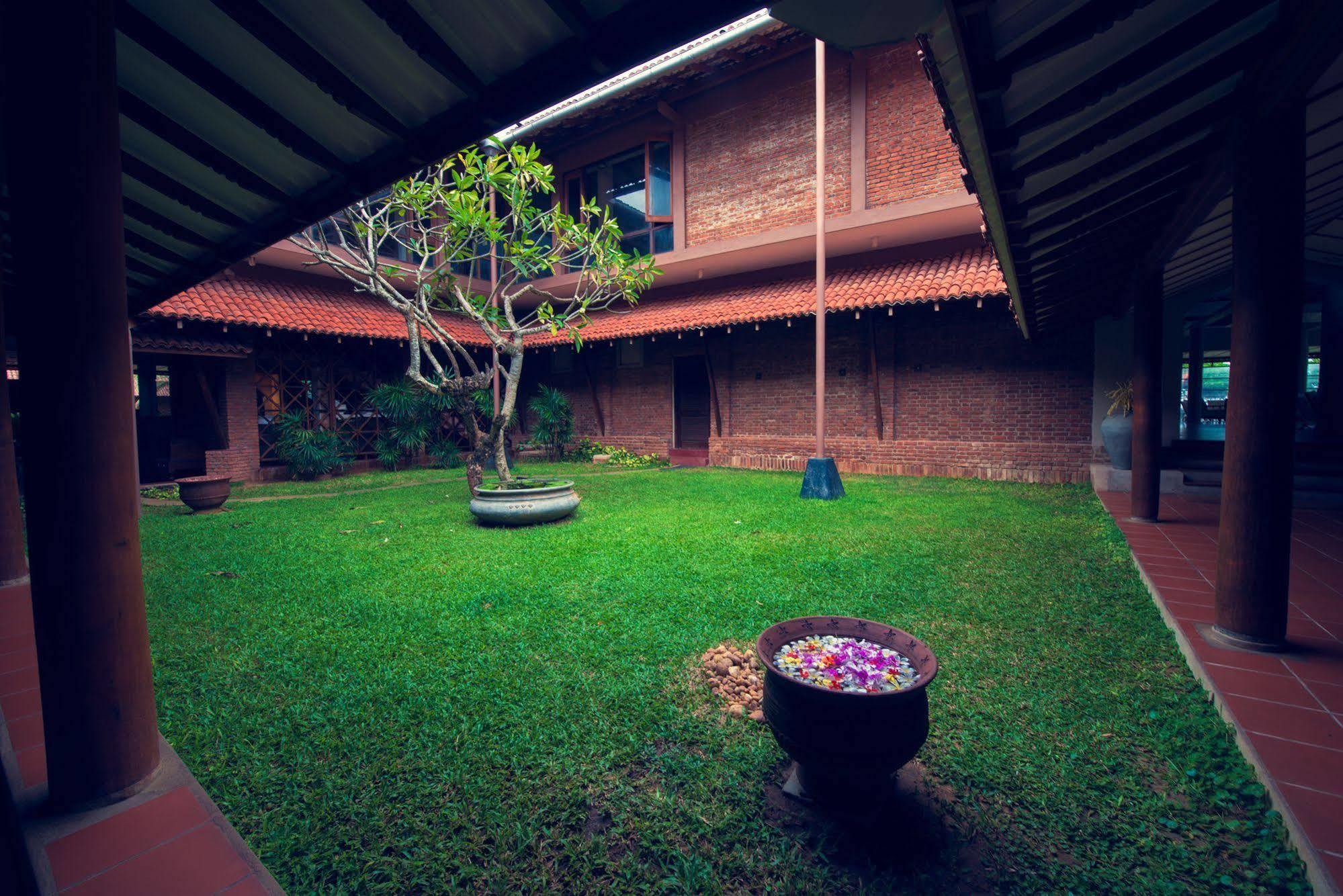 Ranweli Holiday Village Wayikkal Bagian luar foto